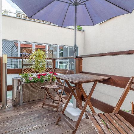 Jonas Apartments - Great Location Near Bratislava City Center ภายนอก รูปภาพ