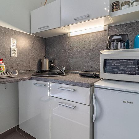 Jonas Apartments - Great Location Near Bratislava City Center ภายนอก รูปภาพ