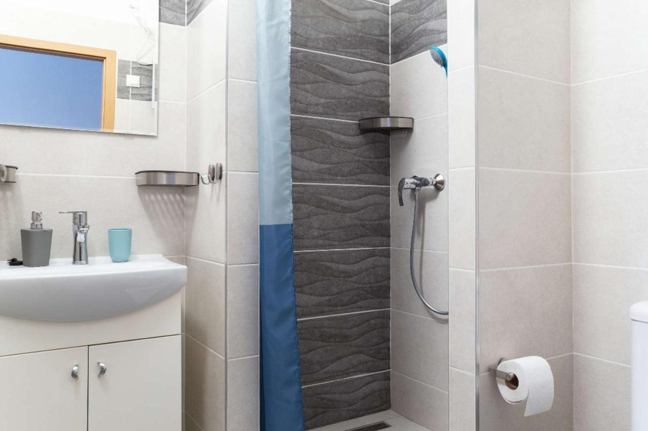 Jonas Apartments - Great Location Near Bratislava City Center ภายนอก รูปภาพ