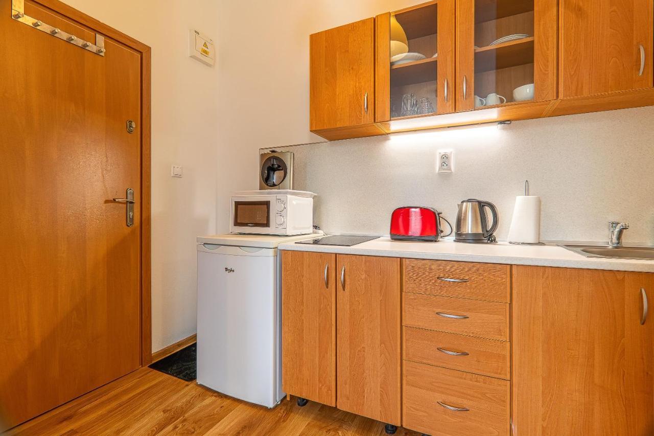 Jonas Apartments - Great Location Near Bratislava City Center ภายนอก รูปภาพ