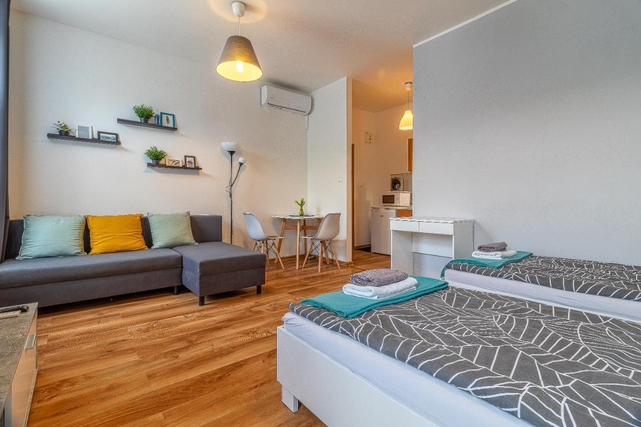Jonas Apartments - Great Location Near Bratislava City Center ภายนอก รูปภาพ