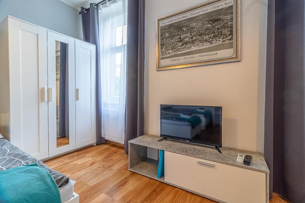 Jonas Apartments - Great Location Near Bratislava City Center ภายนอก รูปภาพ