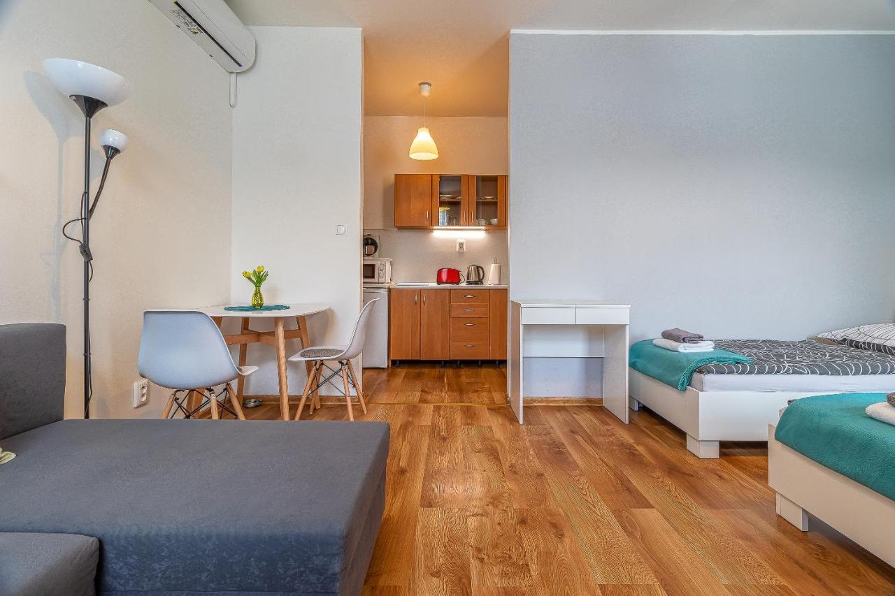 Jonas Apartments - Great Location Near Bratislava City Center ภายนอก รูปภาพ
