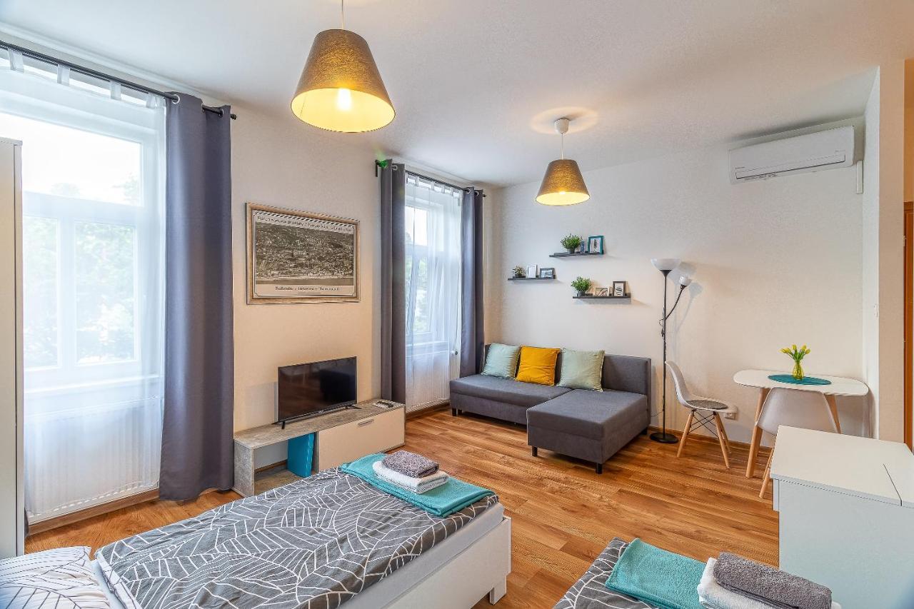 Jonas Apartments - Great Location Near Bratislava City Center ภายนอก รูปภาพ