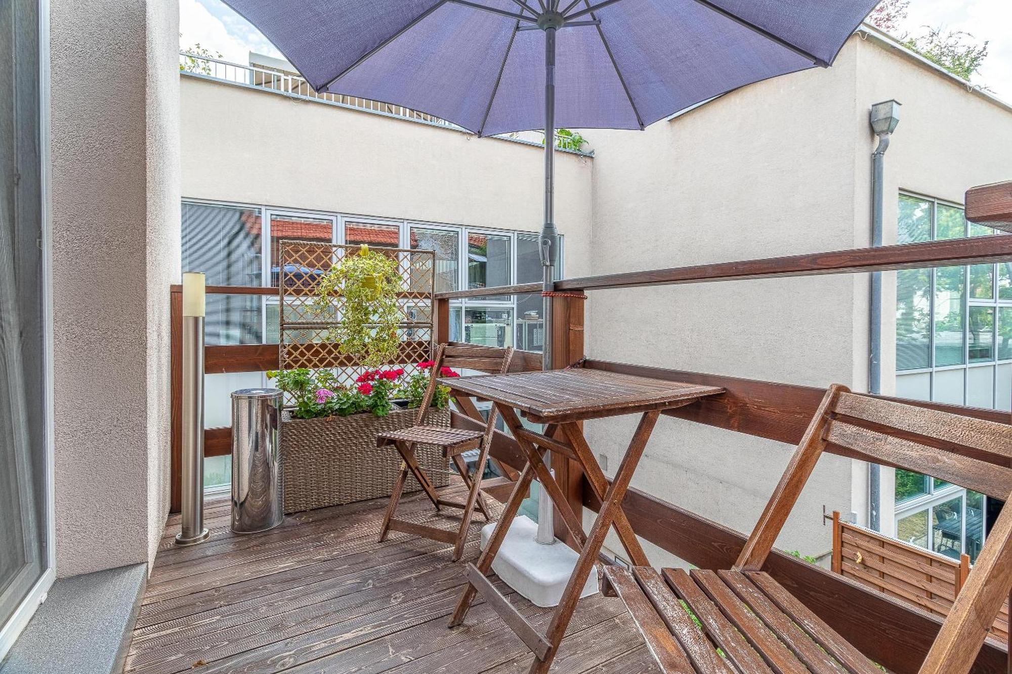 Jonas Apartments - Great Location Near Bratislava City Center ภายนอก รูปภาพ